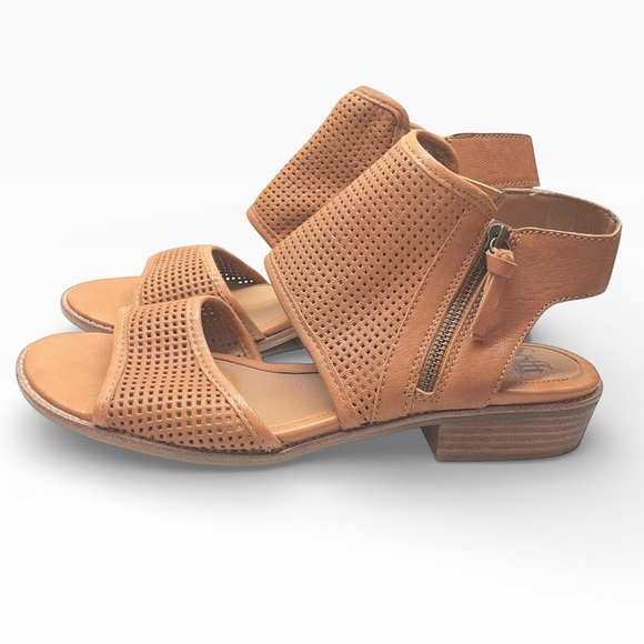 Sofft Shoes - Söfft Leather Perforated Ankle Sandals 11M Tan Stacked Heel side Zip Boho chic